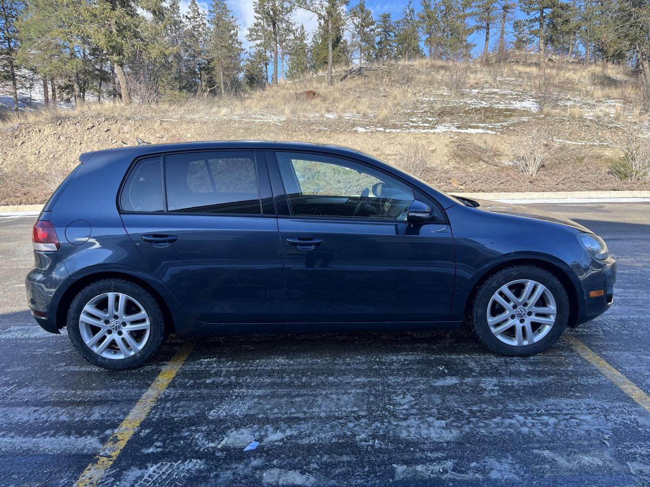 2013 Volkswagen Golf 2.0L TDI w/Tech Package 4 Door Photo4