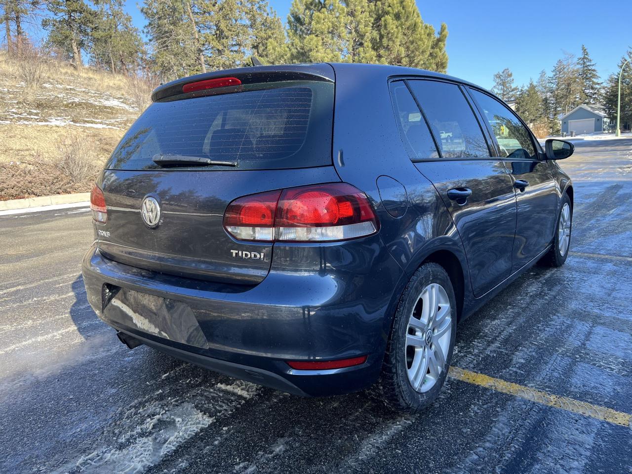 2013 Volkswagen Golf 2.0L TDI w/Tech Package 4 Door Photo3