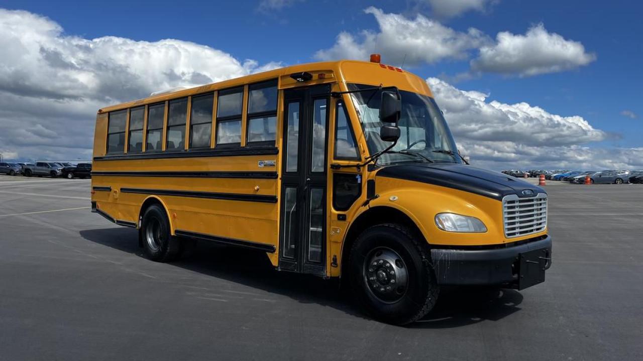 Used 2014 Freightliner Thomas Bus Diesel 29 Passenger with Hydraulic Brakes for sale in Burnaby, BC