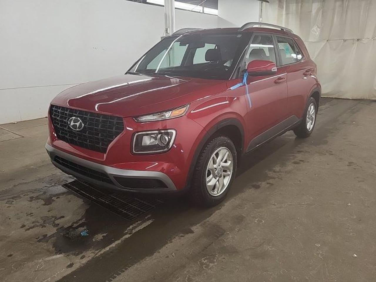 Used 2022 Hyundai Venue Preferred  | Two Tone | Heated Steering + Seats | CarPlay + Android | Rear Camera | and more! for sale in Guelph, ON