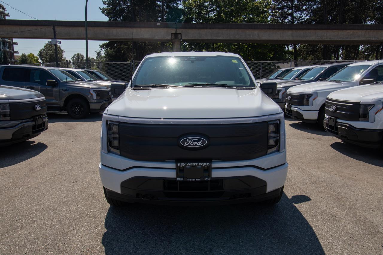 2025 Ford F-150 Lightning XLT 4WD SuperCrew 5.5' Box Photo5