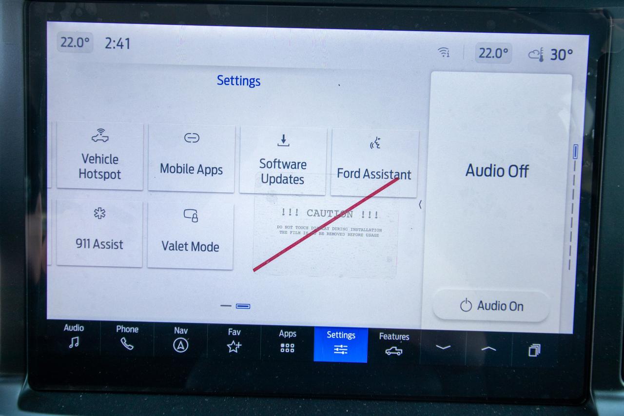 2025 Ford F-150 Lightning XLT 4WD SuperCrew 5.5' Box Photo5