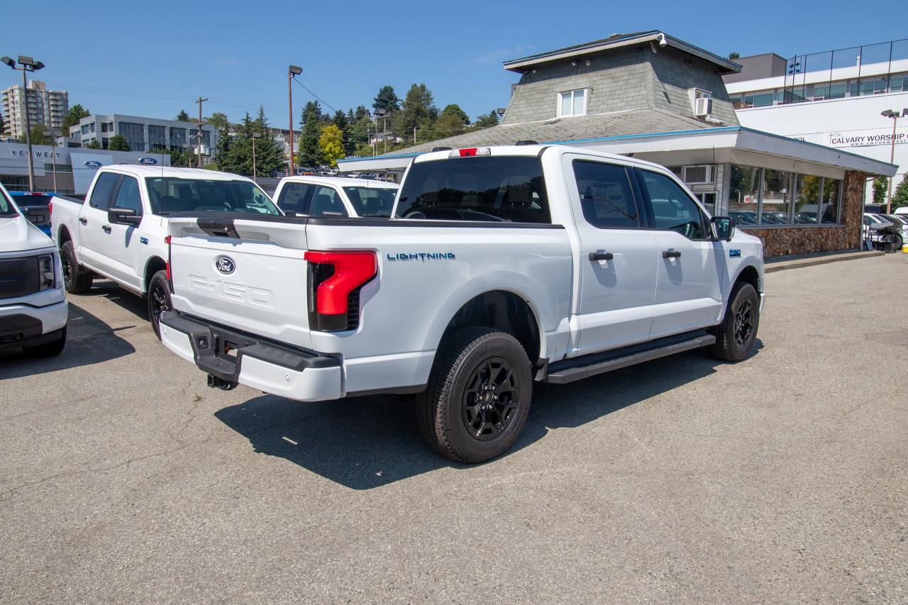 2025 Ford F-150 Lightning XLT 4WD SuperCrew 5.5' Box Photo5