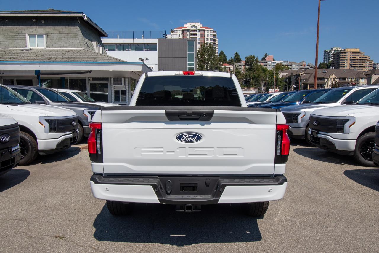 2025 Ford F-150 Lightning XLT 4WD SuperCrew 5.5' Box Photo5