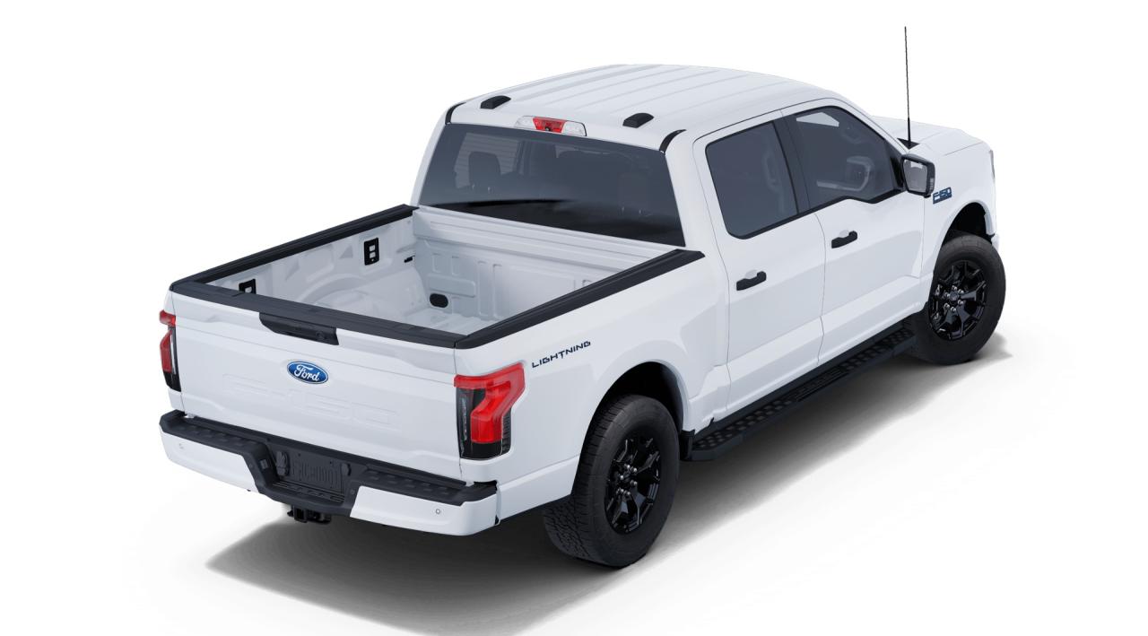 2025 Ford F-150 Lightning XLT 4WD SuperCrew 5.5' Box Photo3