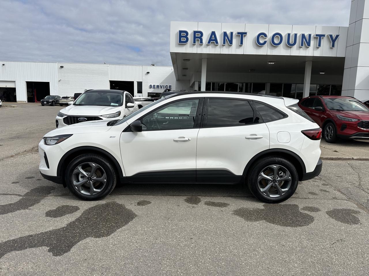 2025 Ford Escape ST-Line Photo3