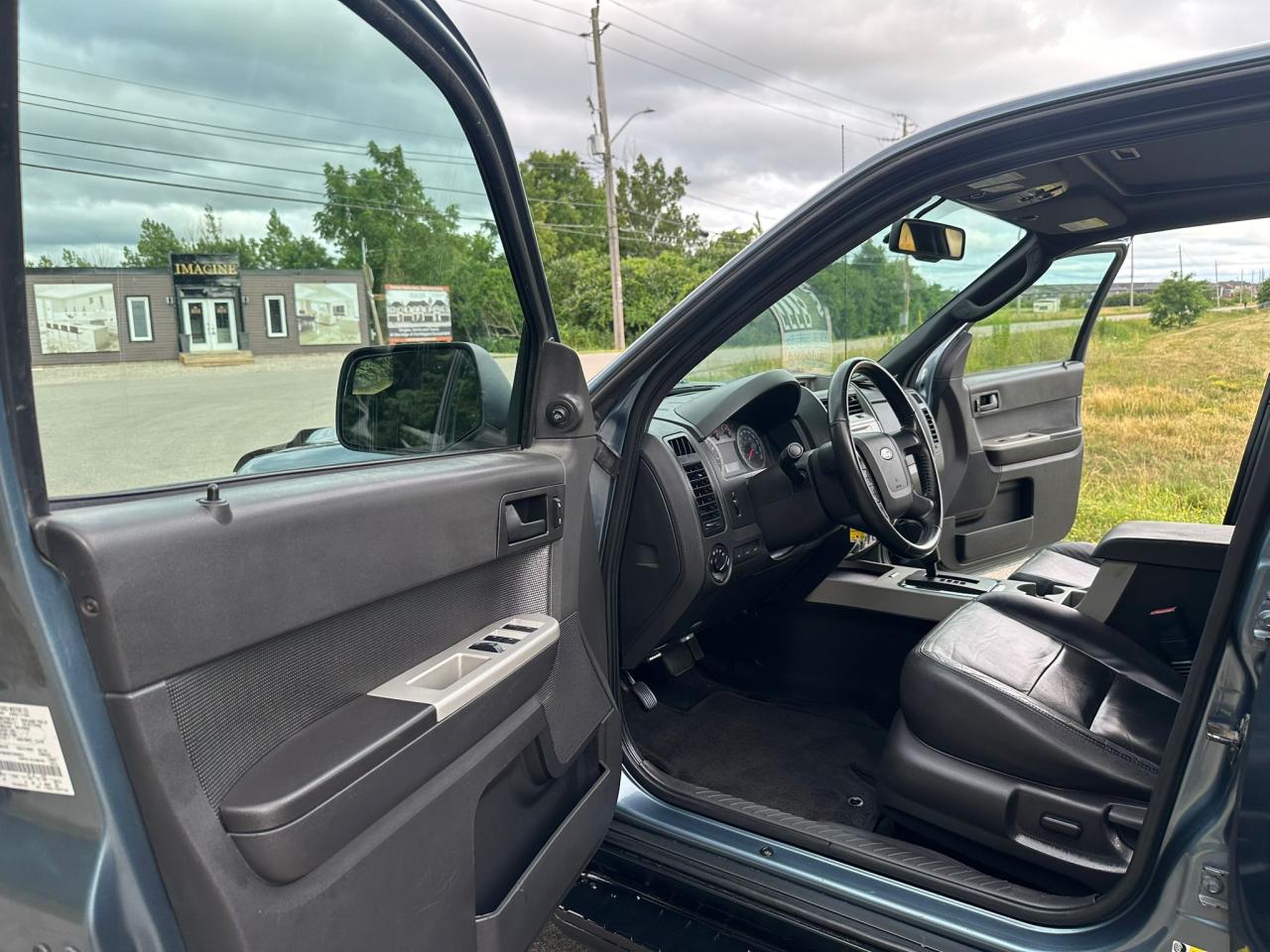 2010 Ford Escape 4WD 4DR V6 AUTO XLT - Photo #13