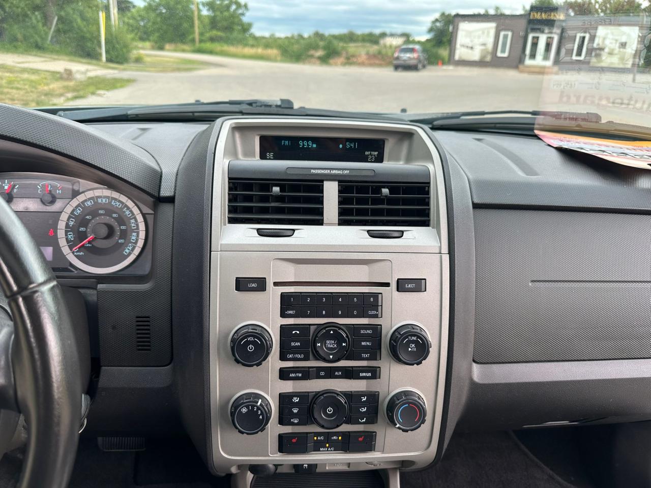 2010 Ford Escape 4WD 4DR V6 AUTO XLT - Photo #24