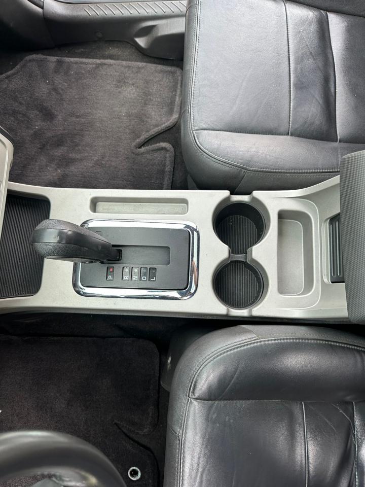 2010 Ford Escape 4WD 4DR V6 AUTO XLT - Photo #23