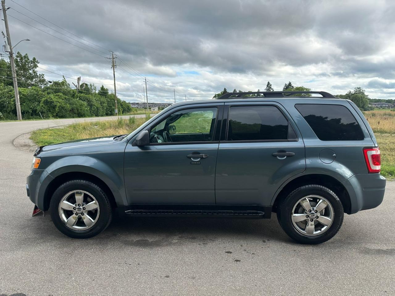 2010 Ford Escape 4WD 4DR V6 AUTO XLT Photo2