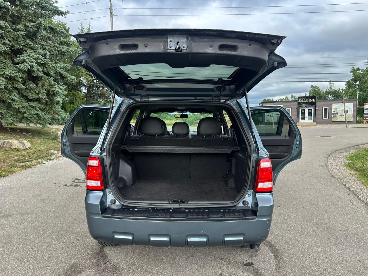 2010 Ford Escape 4WD 4DR V6 AUTO XLT - Photo #16