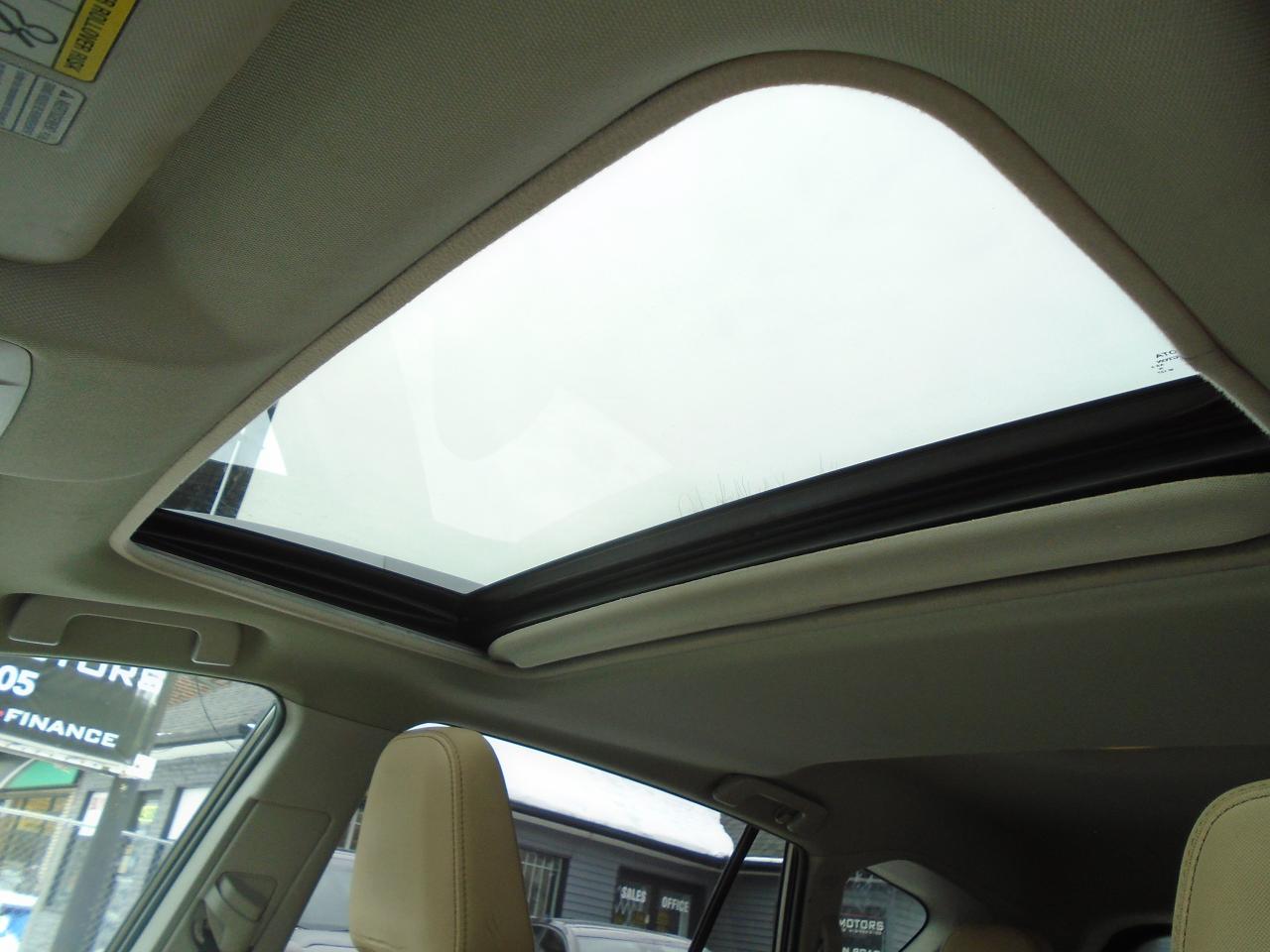 2014 Toyota RAV4 XLE/ ONE OWNER/NO ACCIDENT/ SUNROOF /REAR CAM/MINT - Photo #10