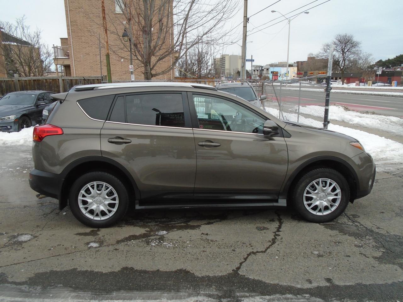 2014 Toyota RAV4 XLE/ ONE OWNER/NO ACCIDENT/ SUNROOF /REAR CAM/MINT - Photo #4