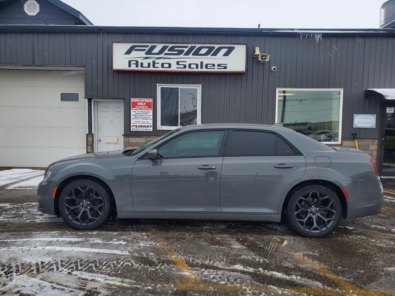 2018 Chrysler 300 300S-LEATHER-REAR CAMERA-HEATED SEATS-BLUETOOTH - Photo #2