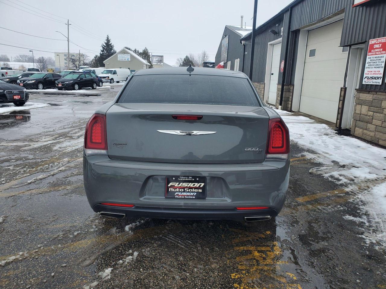 2018 Chrysler 300 300S-LEATHER-REAR CAMERA-HEATED SEATS-BLUETOOTH - Photo #4