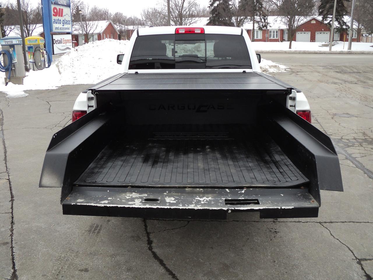 2020 RAM 1500 Classic SLT QuadCab 4x4 3.6L6cyl  6'4" Box BackUpCan - Photo #24