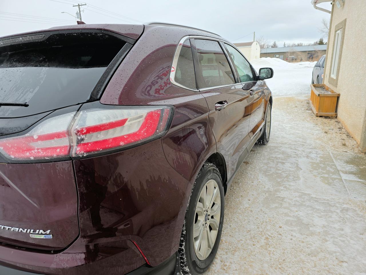 2020 Ford Edge Titanium AWD - Photo #6