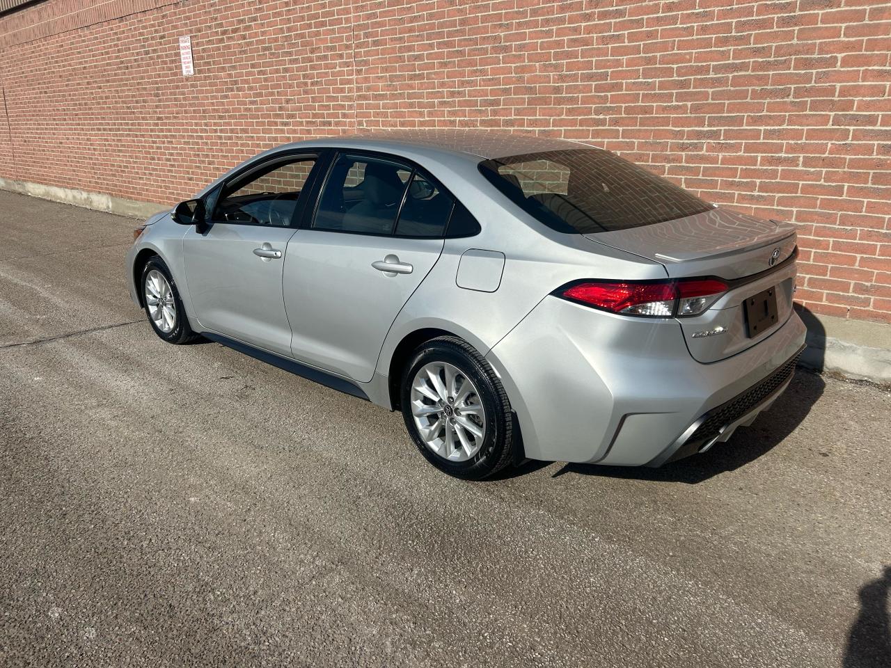 2021 Toyota Corolla SE - Photo #3