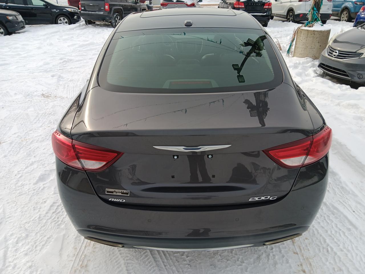 2015 Chrysler 200 C AWD, Leather, Nav, Bspot, Lane Assist, Sunroof - Photo #6