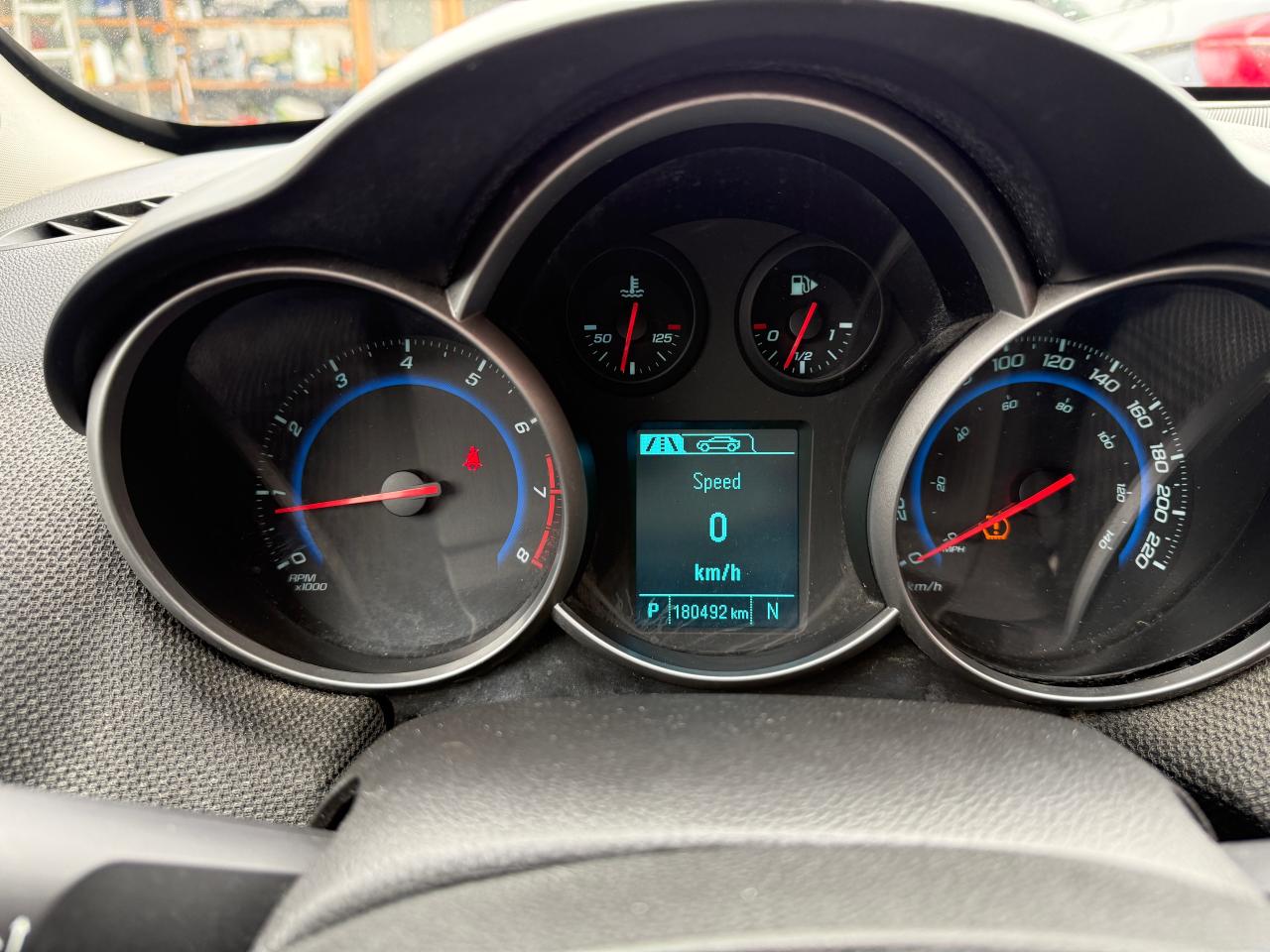 2016 Chevrolet Cruze LT - Photo #10