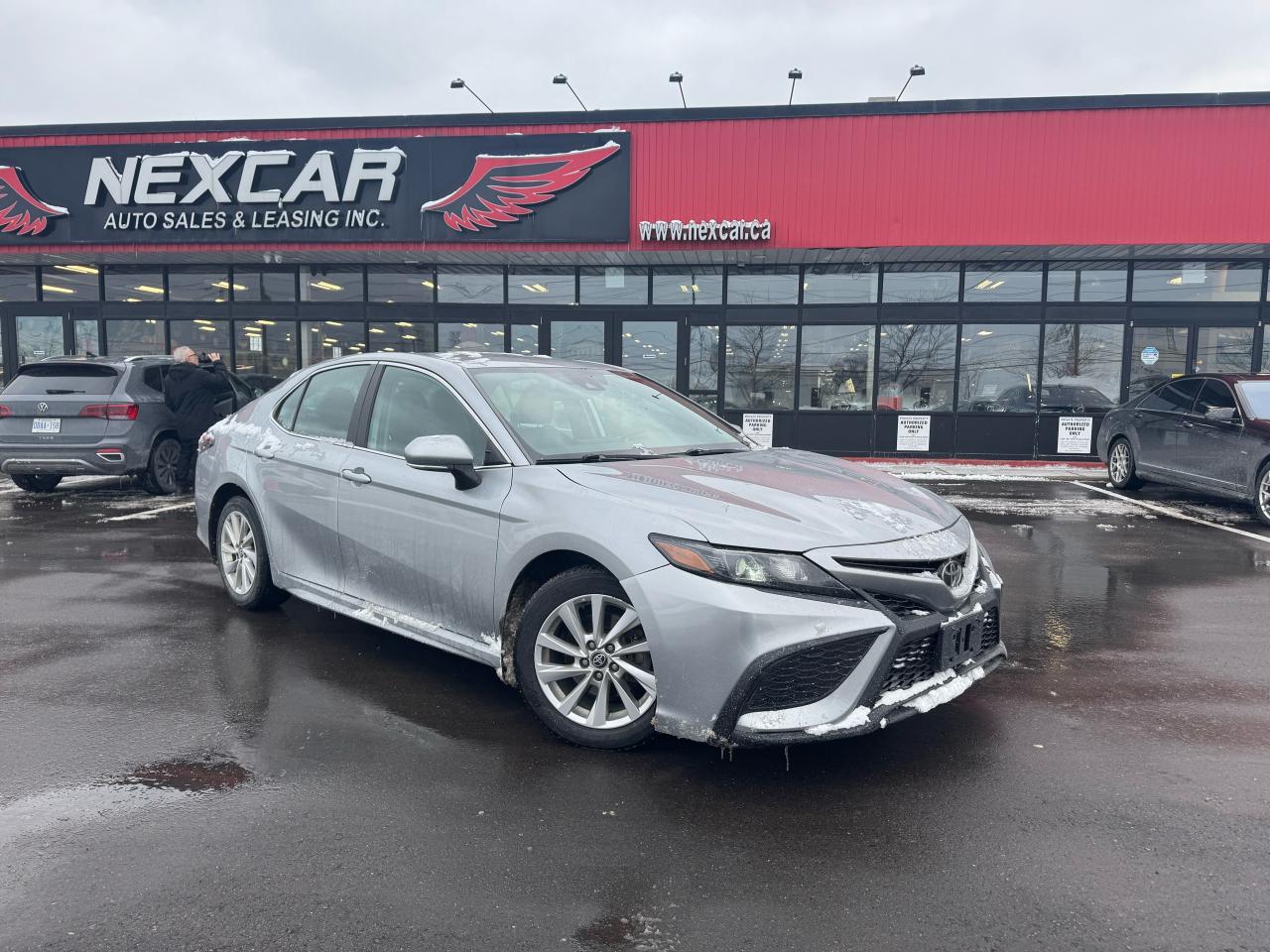 Used 2021 Toyota Camry SE AUTO LEATHER A/CARPLAY B/SPOT P/START CAMERA for sale in North York, ON