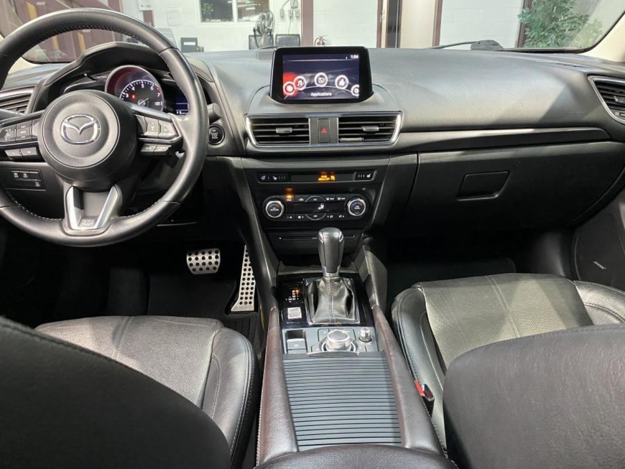 2017 Mazda MAZDA3 Grand Touring Photo17
