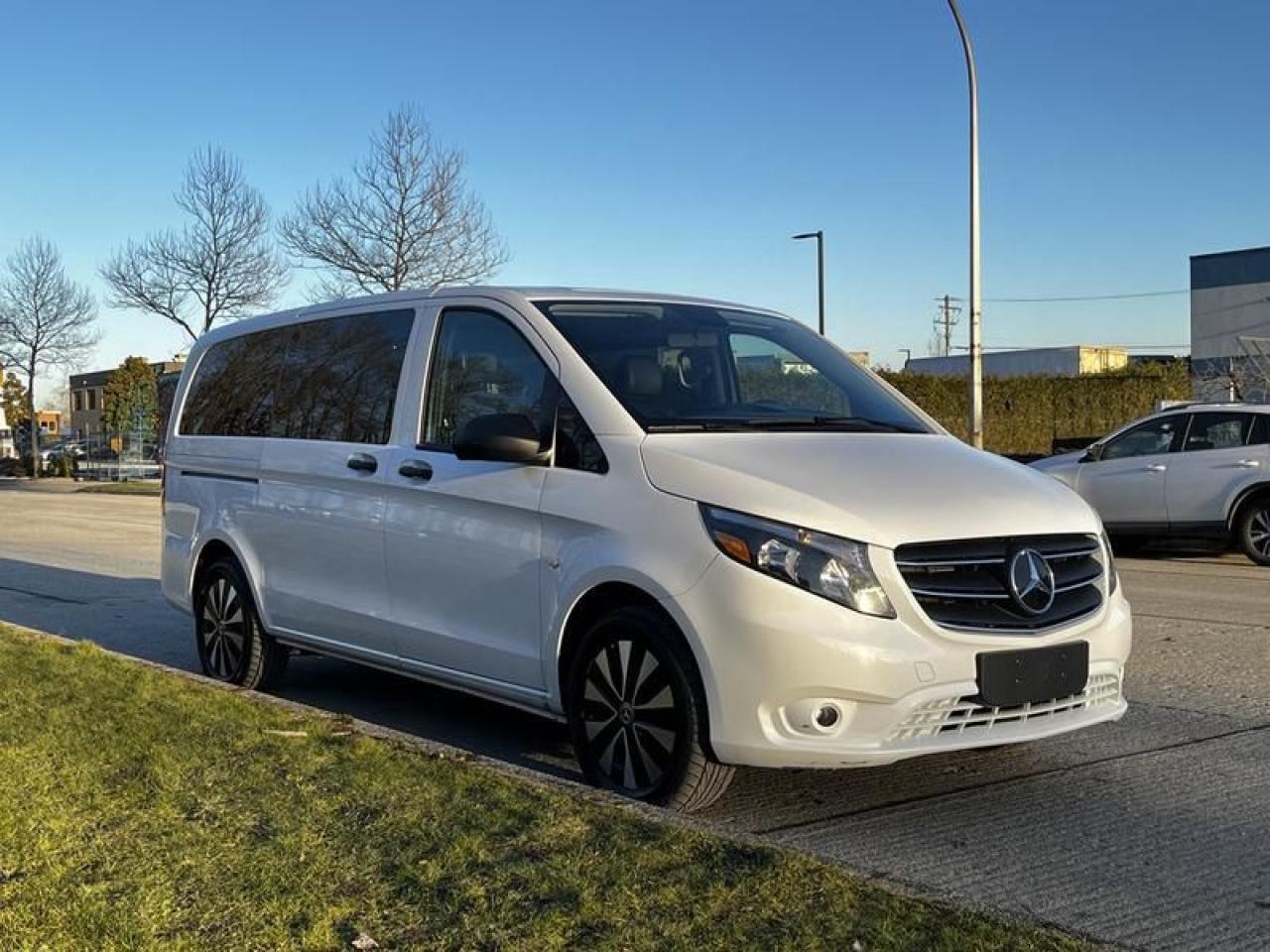 Used 2022 Mercedes-Benz Metris 7 Passenger Van for sale in Burnaby, BC