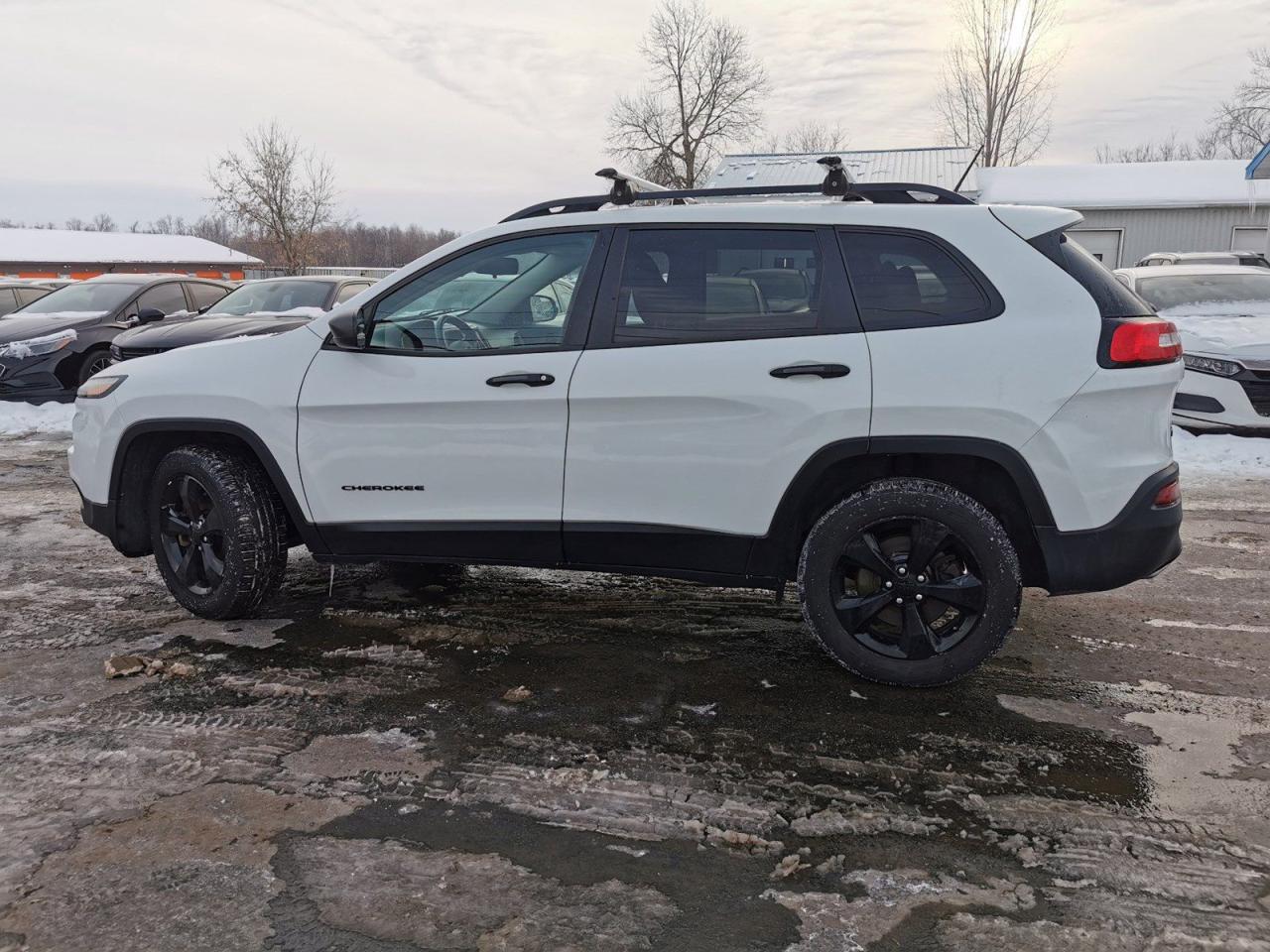 2018 Jeep Cherokee SPORT 4WD - Photo #2