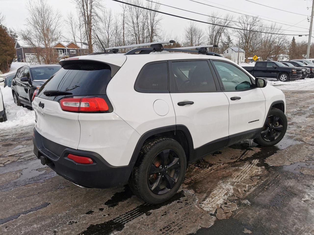 2018 Jeep Cherokee SPORT 4WD - Photo #5