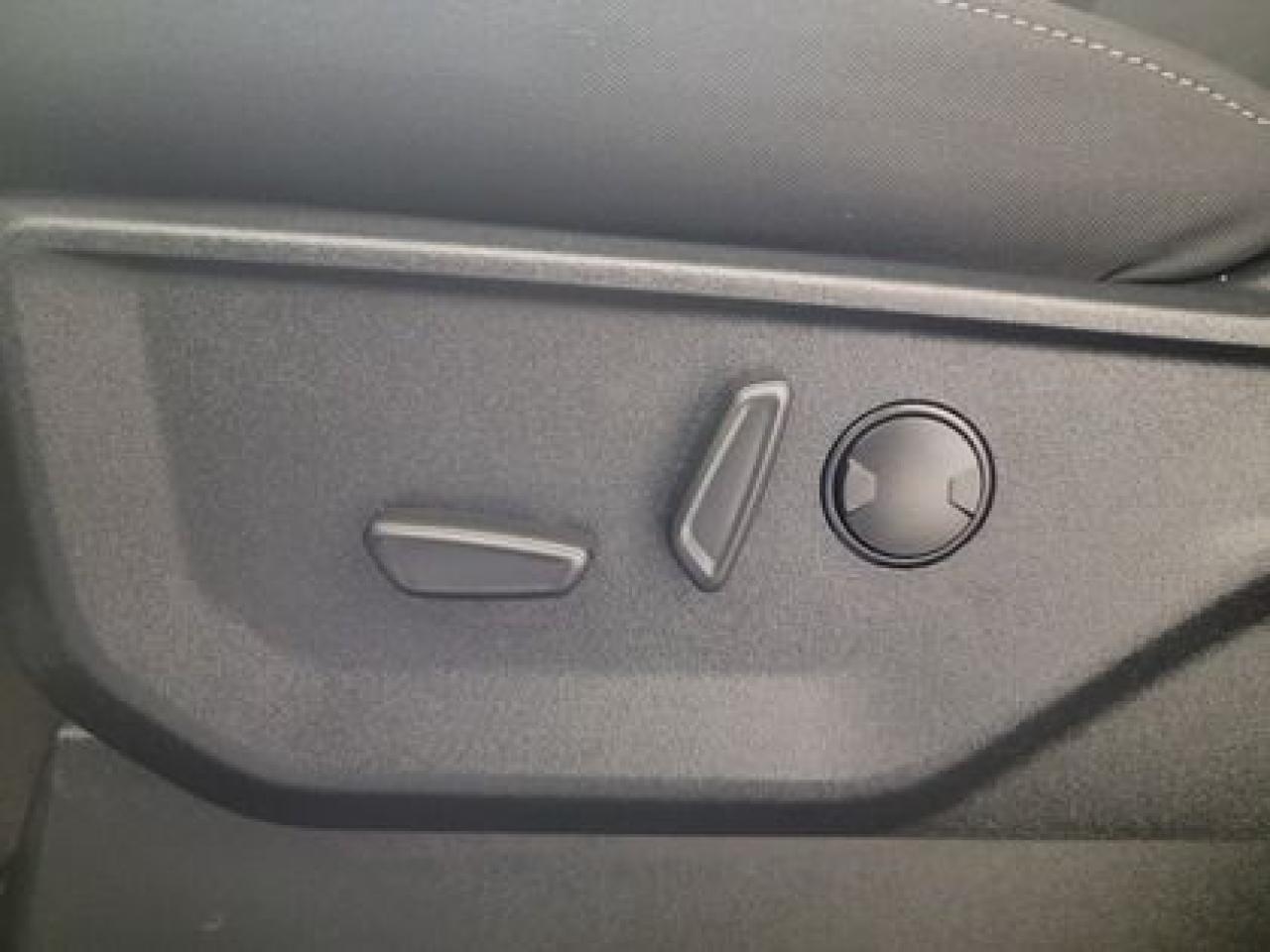 12183376