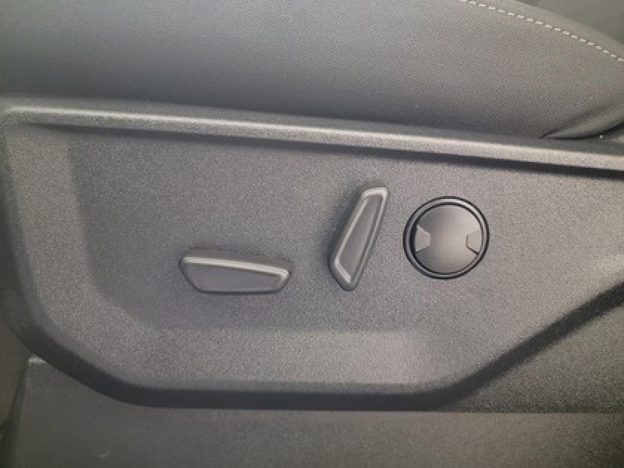 12183376