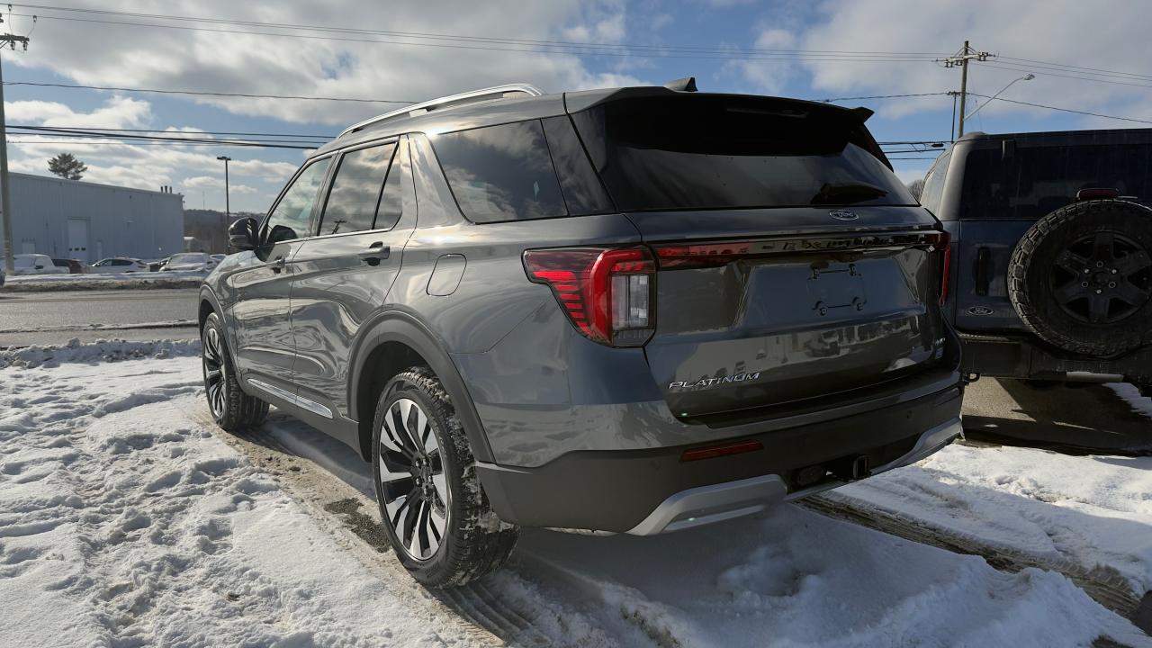 2025 Ford Explorer Platinum Photo