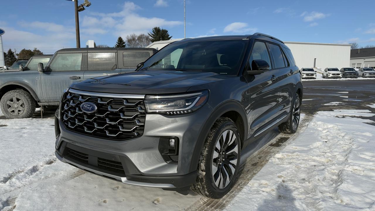 2025 Ford Explorer Platinum Photo