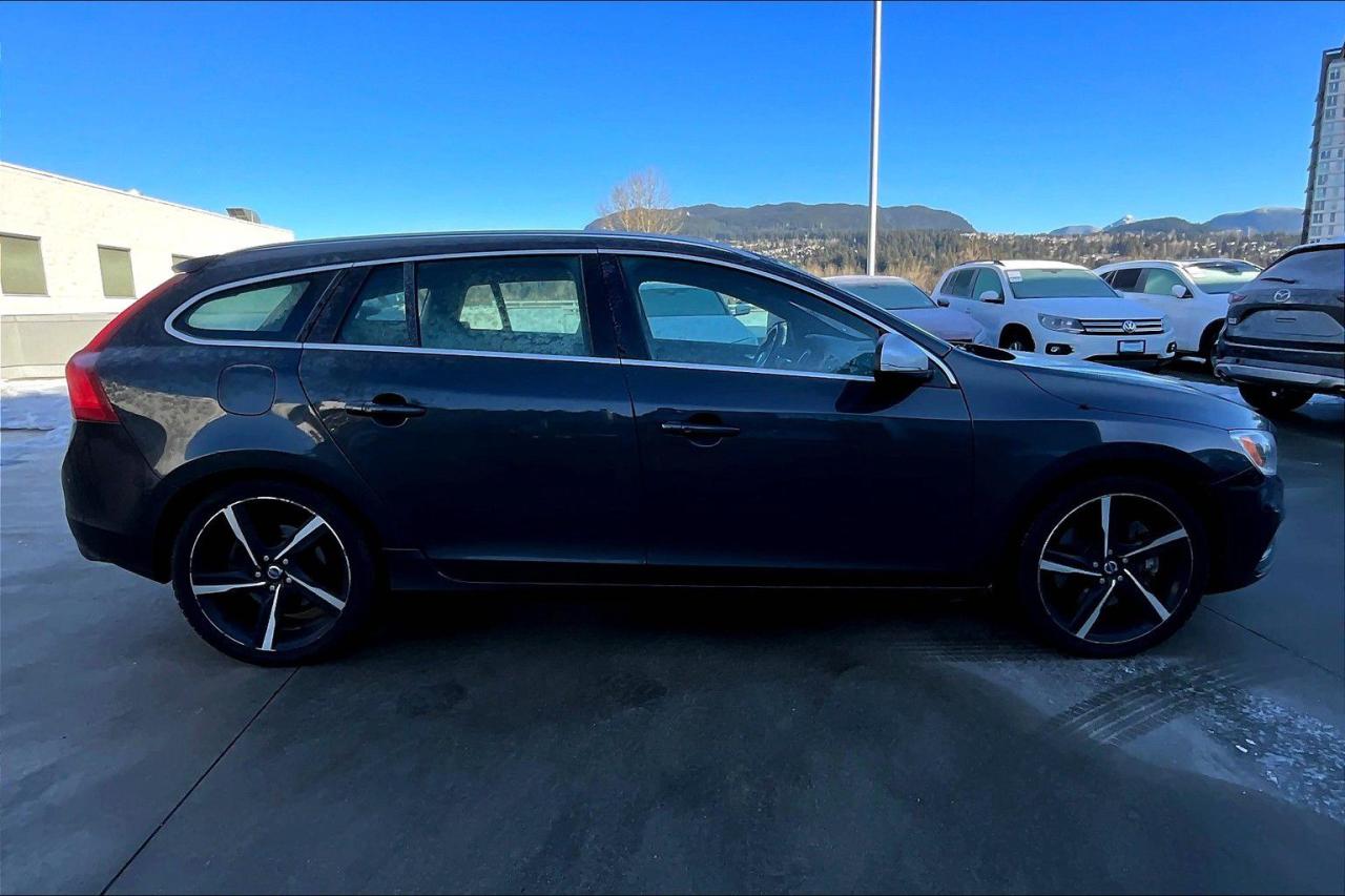 Used 2015 Volvo V60 T6 R-Design AWD Platinum for sale in Port Moody, BC