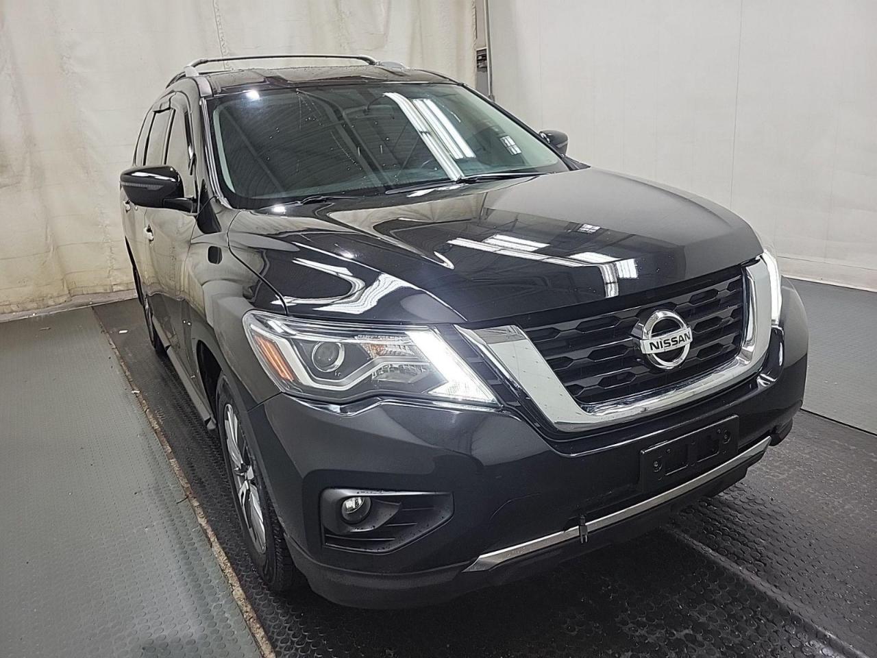 Used 2018 Nissan Pathfinder 4x4 SV Tech for sale in Waterloo, ON