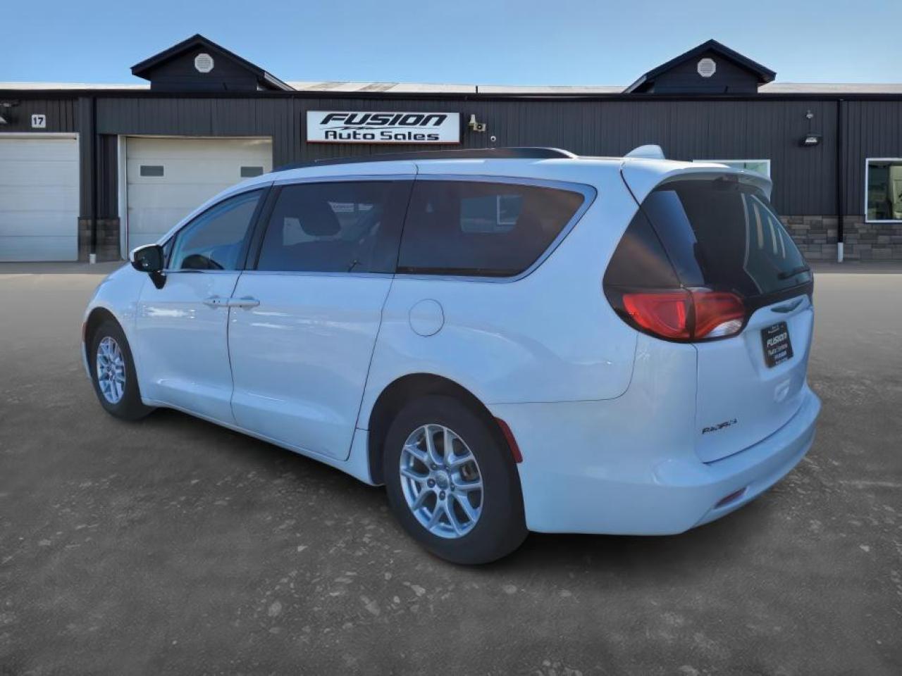 2017 Chrysler Pacifica LX-STO-N-GO-DUAL AIR/HEAT-BLUETOOTH - Photo #3