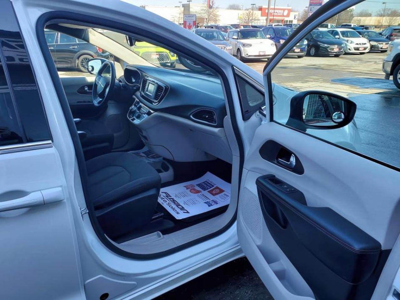 2017 Chrysler Pacifica LX-STO-N-GO-DUAL AIR/HEAT-BLUETOOTH - Photo #10