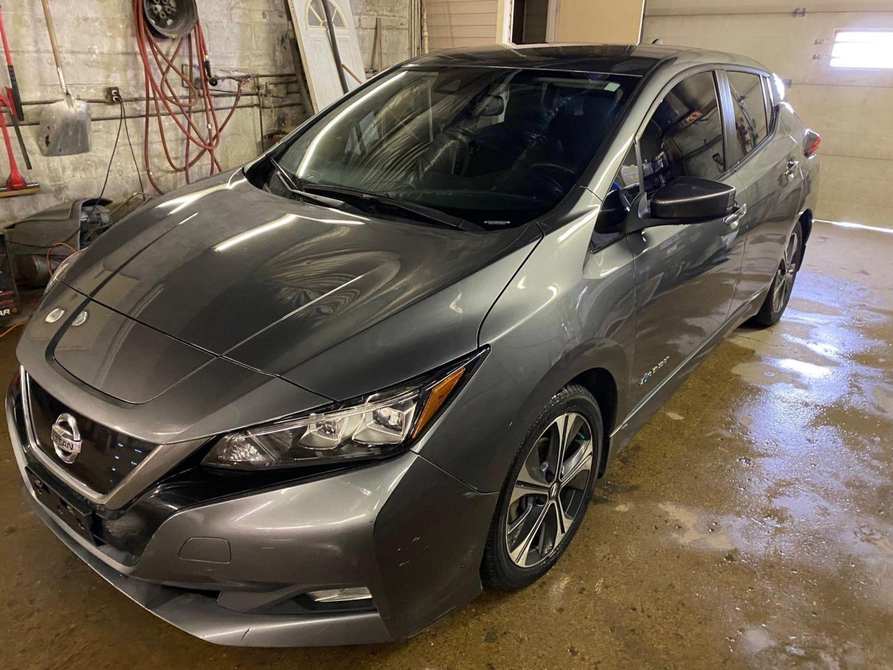 2018 Nissan Leaf SV Hatchback - Photo #2