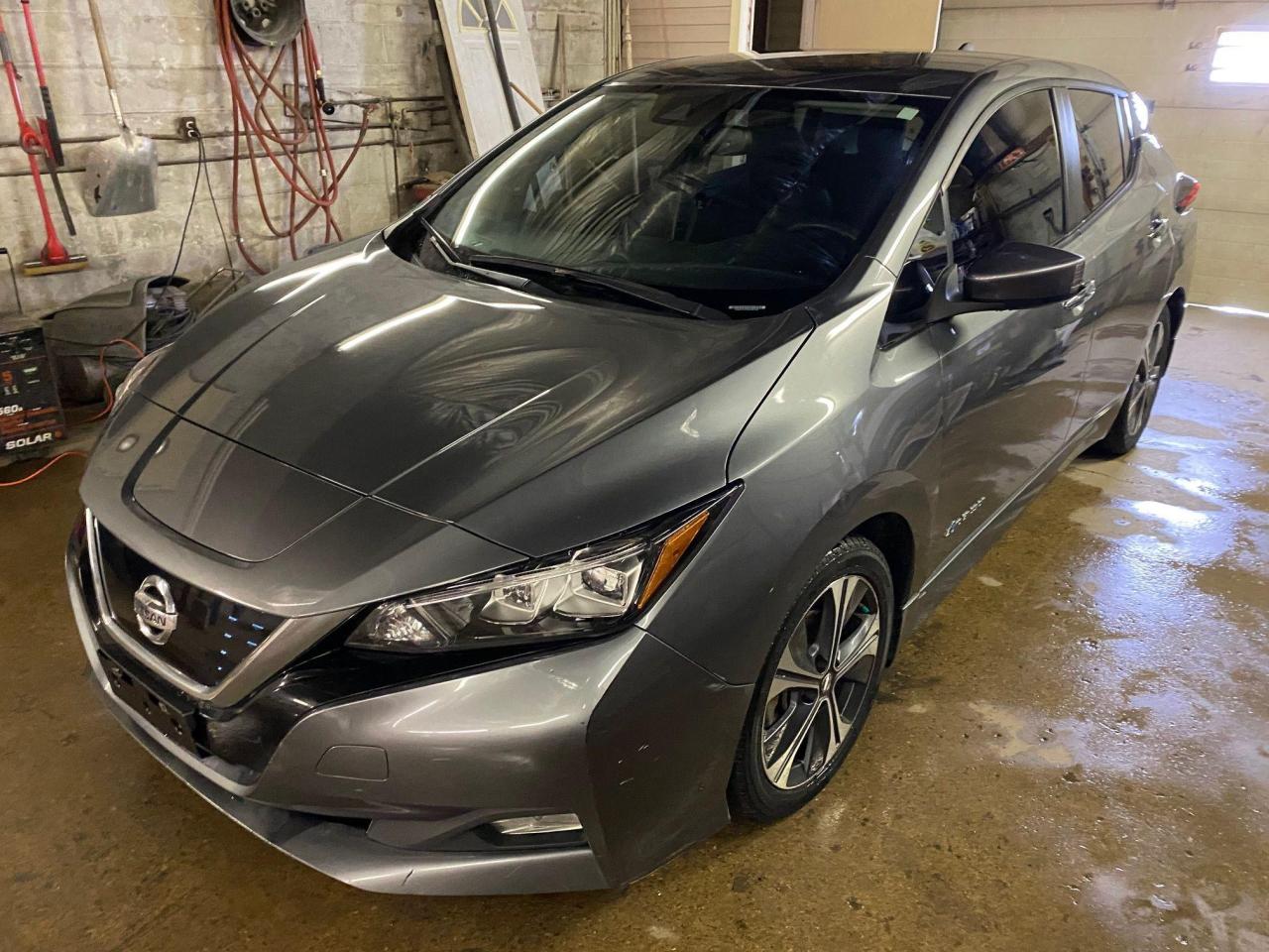 2018 Nissan Leaf SV Hatchback - Photo #5