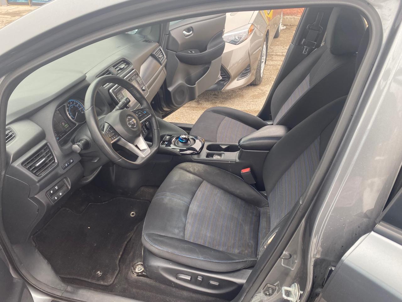 2018 Nissan Leaf SV Hatchback - Photo #26