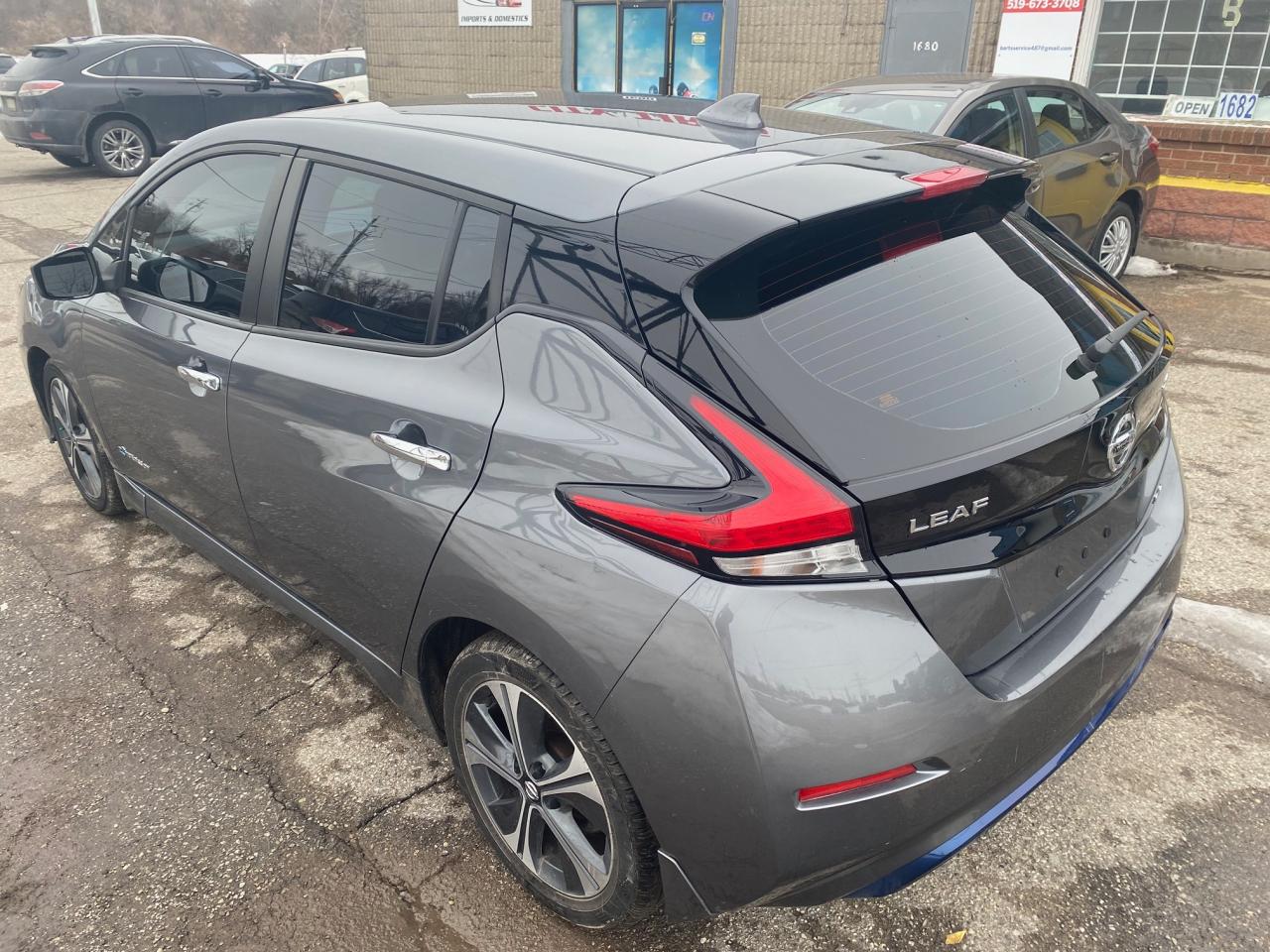 2018 Nissan Leaf SV Hatchback - Photo #34