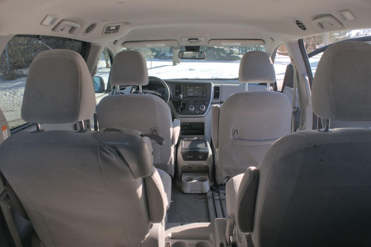 2020 Toyota Sienna LE 8-Passenger - Photo #8