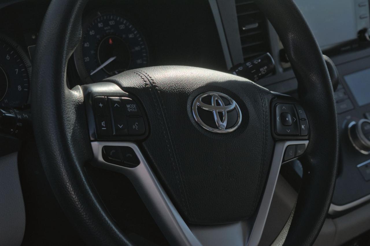 2020 Toyota Sienna LE 8-Passenger - Photo #11