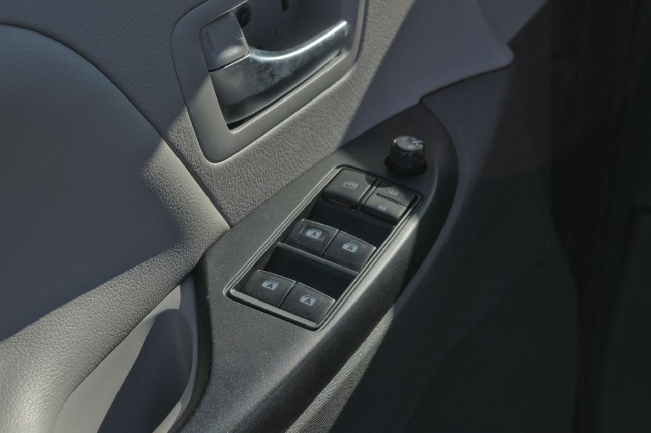 2020 Toyota Sienna LE 8-Passenger - Photo #12