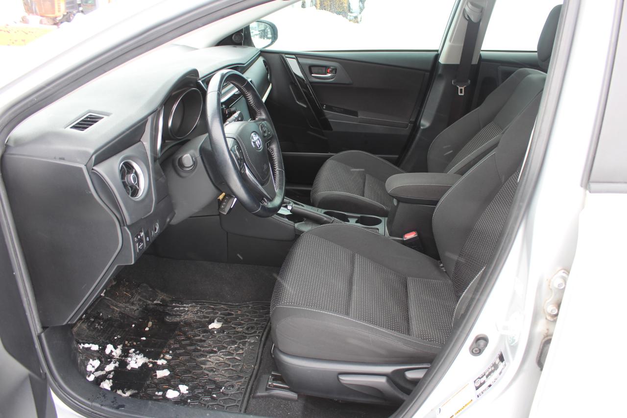 2017 Toyota Corolla iM  Photo3