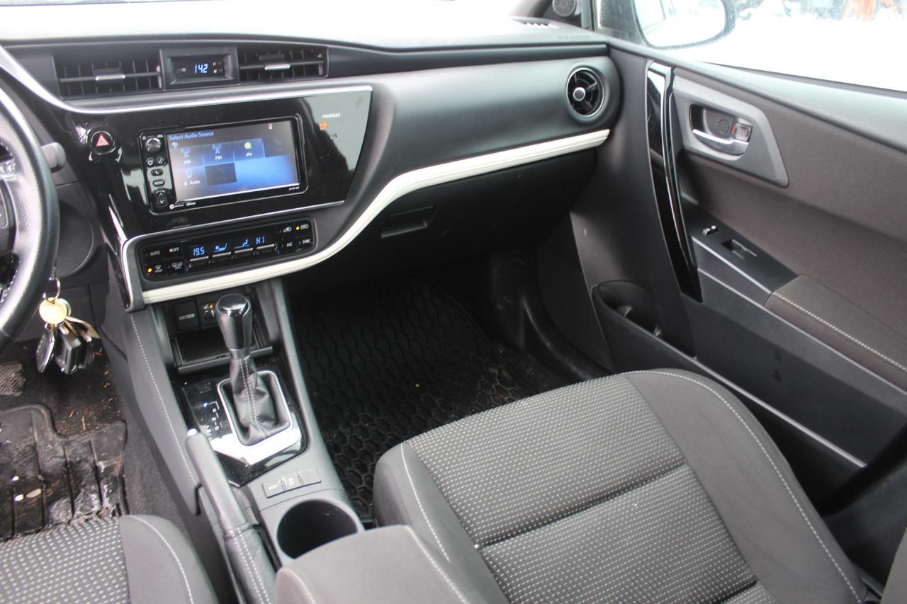 2017 Toyota Corolla iM  Photo4