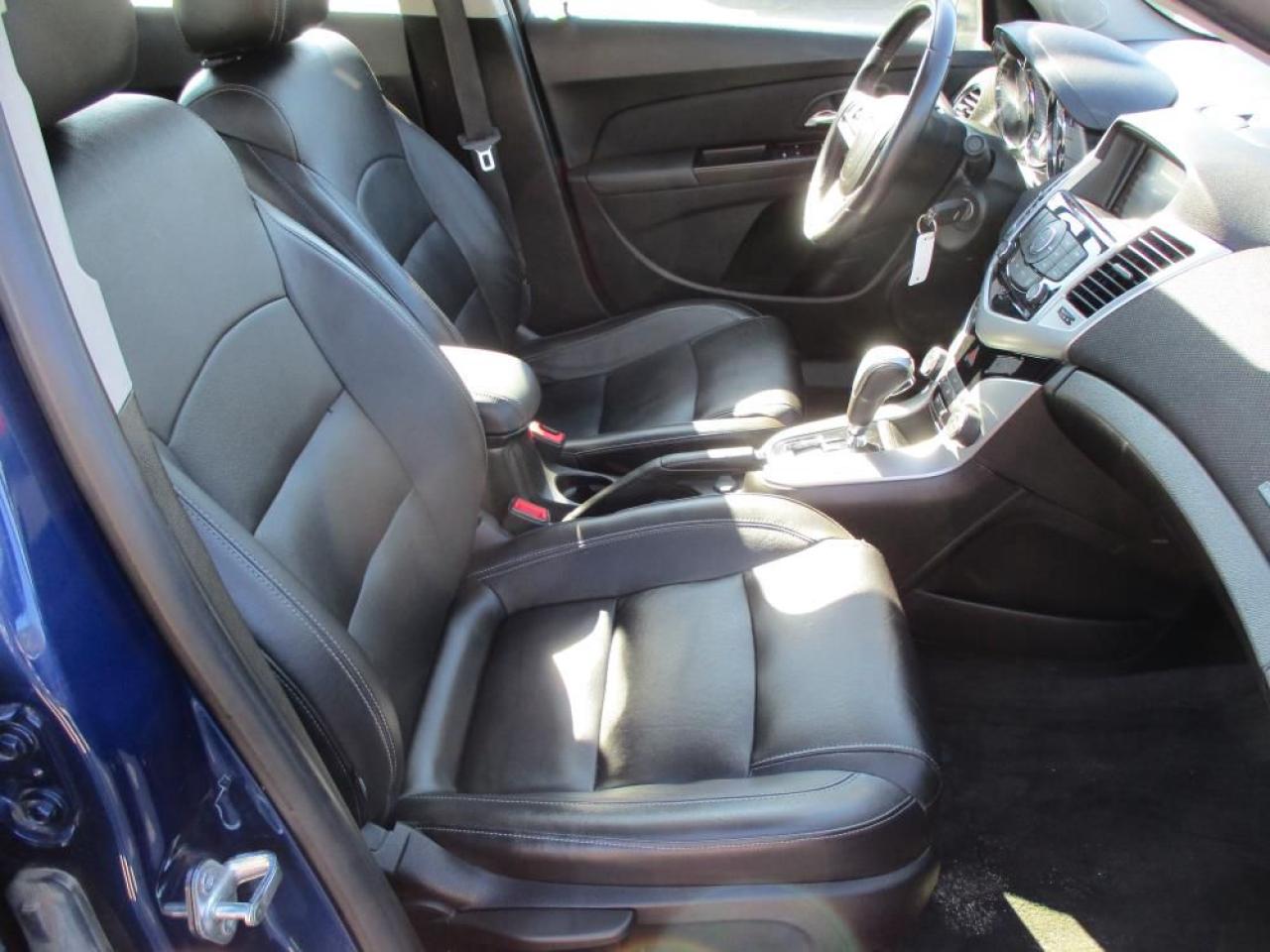 2013 Chevrolet Cruze 2LT RS Photo11