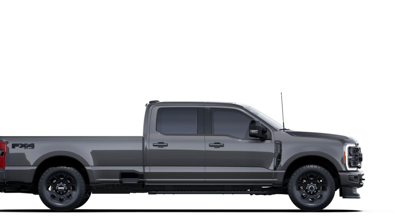 2025 Ford SUPERDUTY F-350® Lariat® Photo4