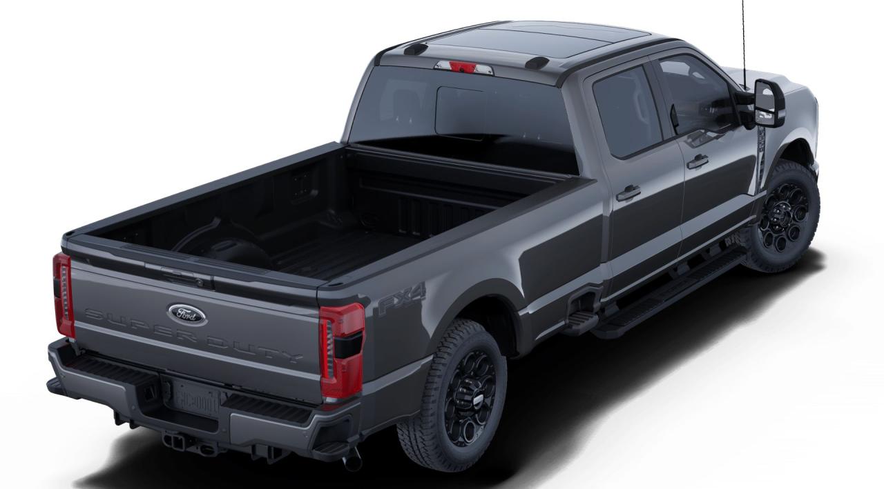 2025 Ford SUPERDUTY F-350® Lariat® Photo