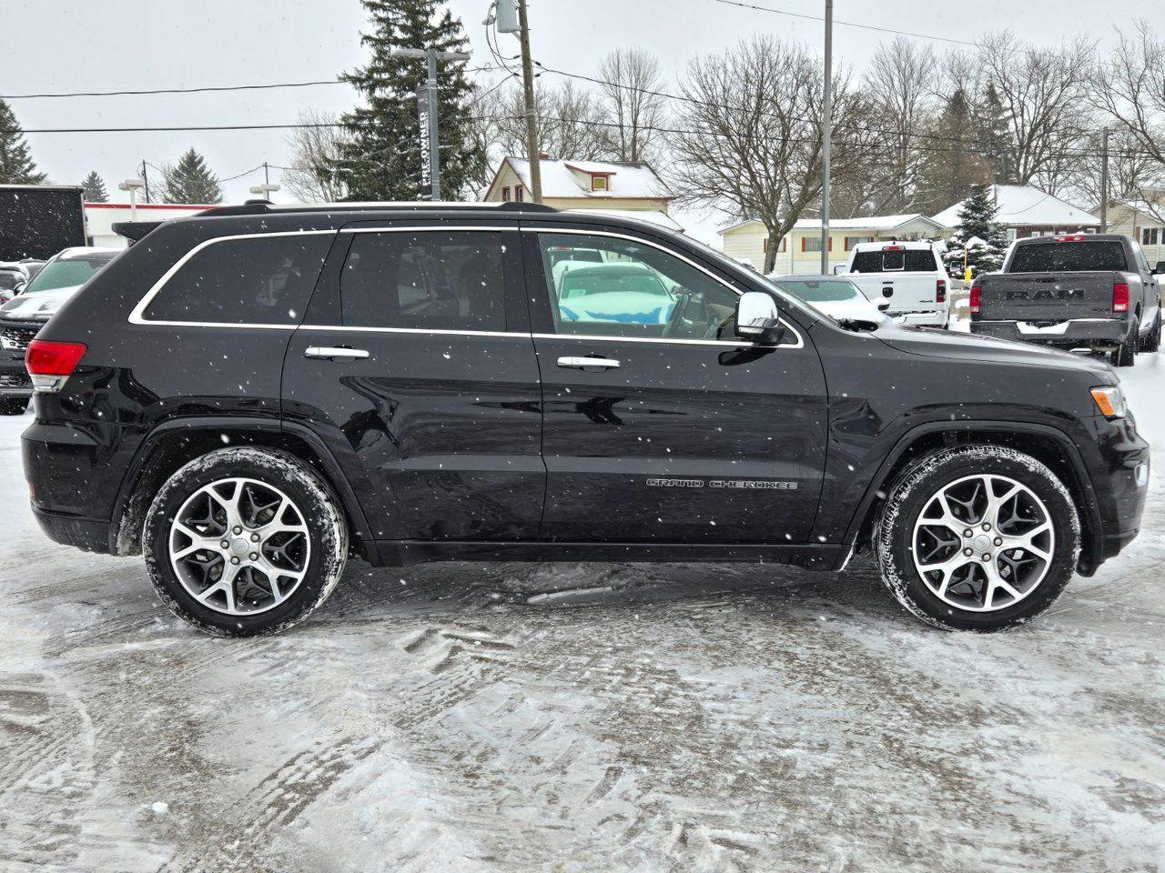 2020 Jeep Grand Cherokee Overland - Photo #4